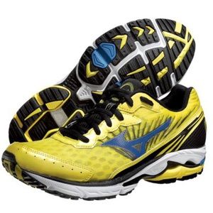 Mizuno wave rider 16